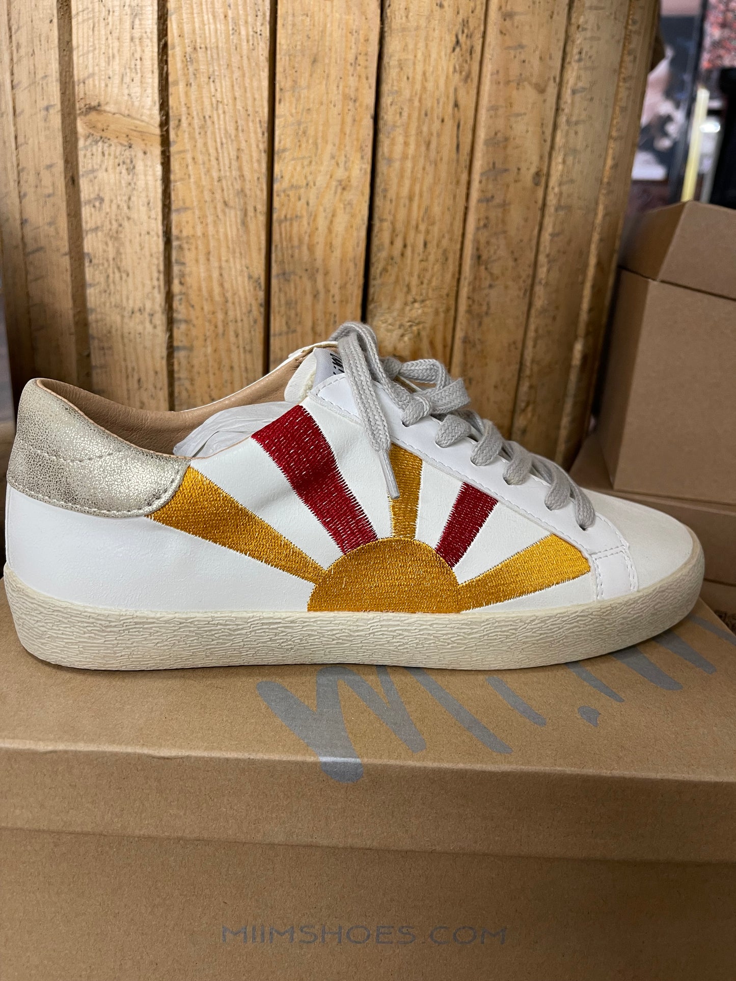 Sunny Vintage Sneakers