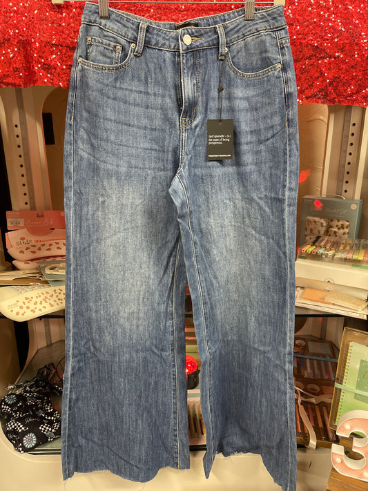 Wide Leg Raw Hem Jeans