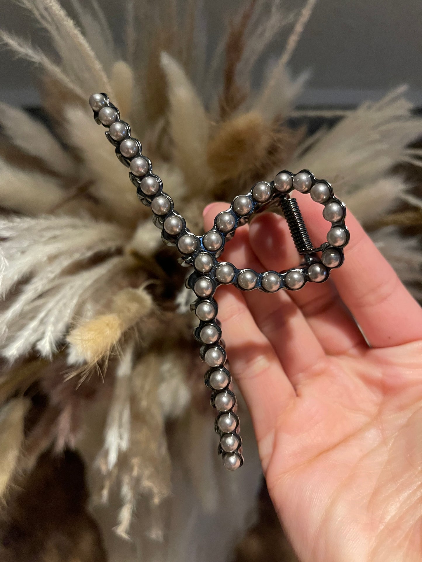 Faux Navajo Pearl Claw Clip