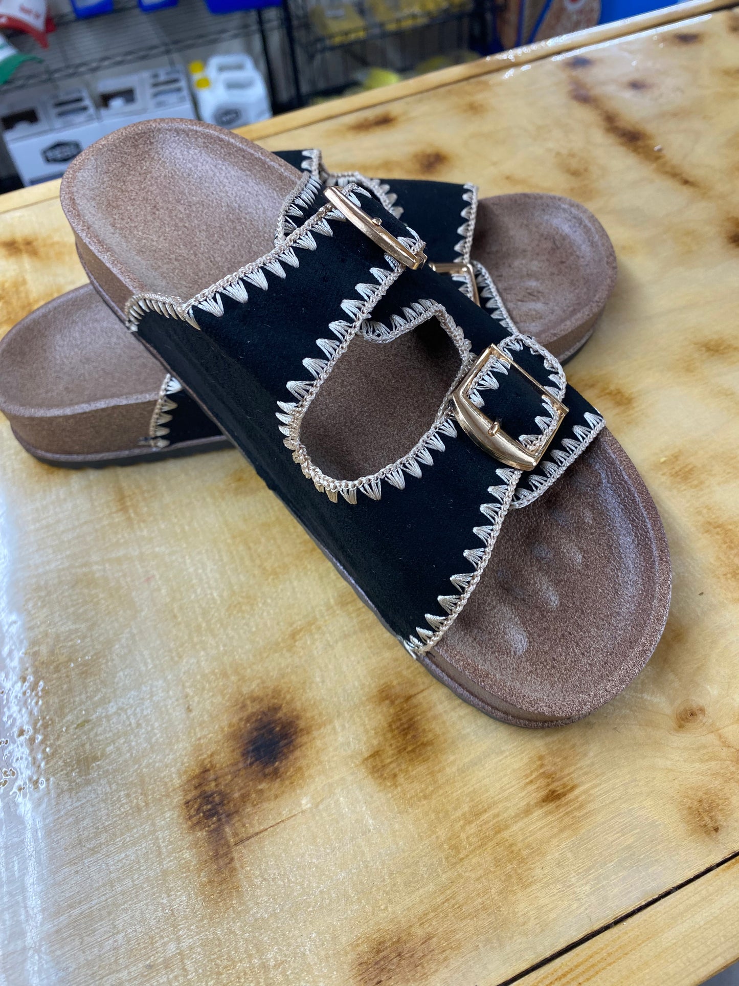Embroidered Suede Sandals *2 options